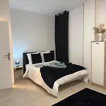 Studio De Charme Versailles شقة فيرفاي